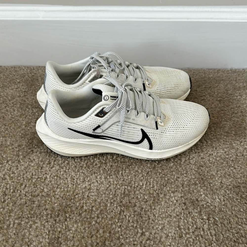 Nike Size 7.5 Sneakers